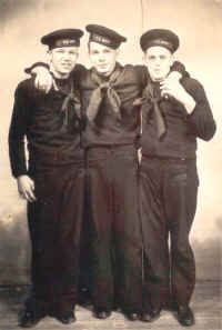 dadnavyfriends.jpg (58131 bytes)